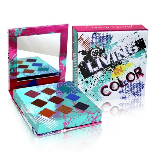 Brand New Living In Color Eyeshadow Palate. - Picture 1 of 5